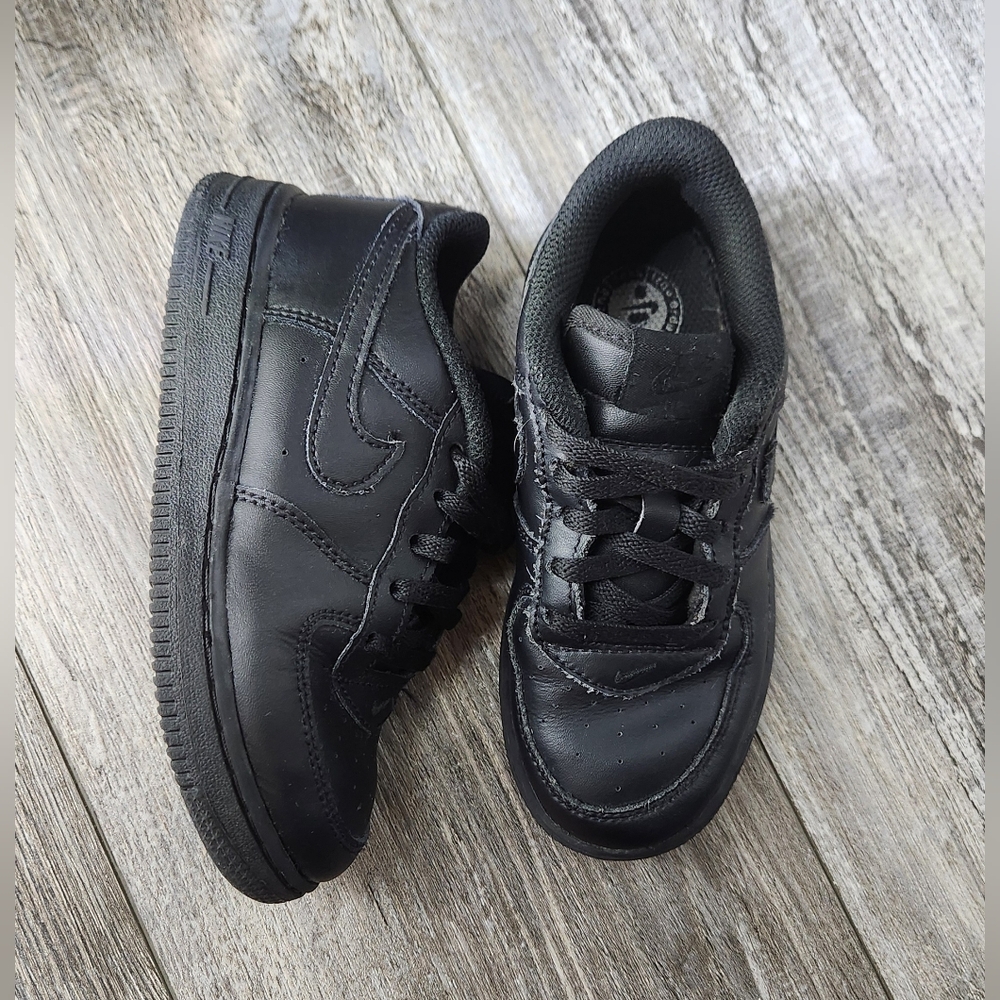 Nike Toddler Black Force 1s Sneakers